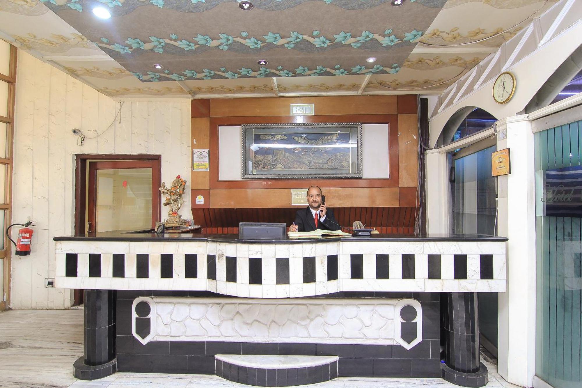 Oyo 2569 Hotel Paradise Kanpur Exterior foto